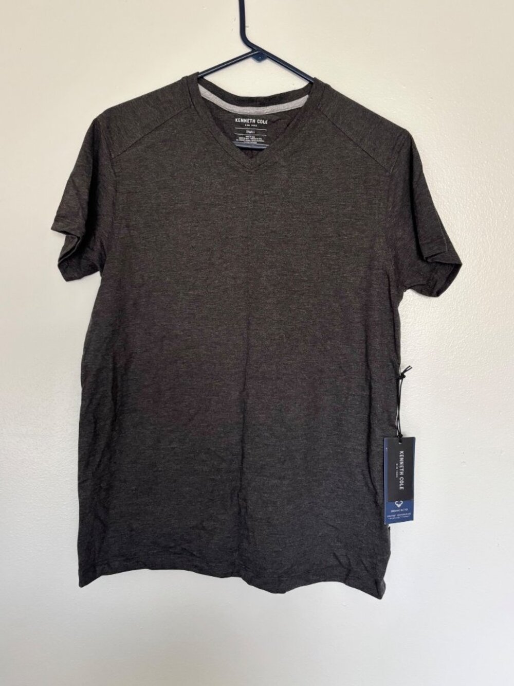 Kenneth Cole New York Mens Slim Fit Charcoal V-Neck T-Shirt Organic Small